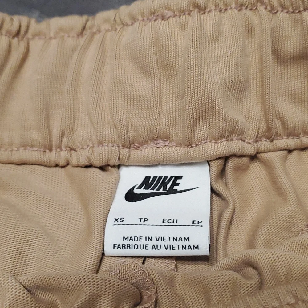 NWT Nike Loose Fit High Rise shorts XS - Picture 5 of 6